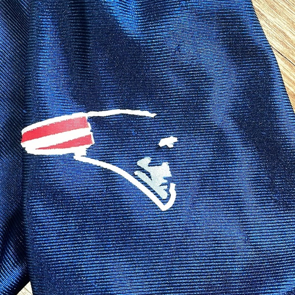 Attention Pats fans from yesteryear! Boys jersey. Size Large 14-16 - Picture 4 of 6